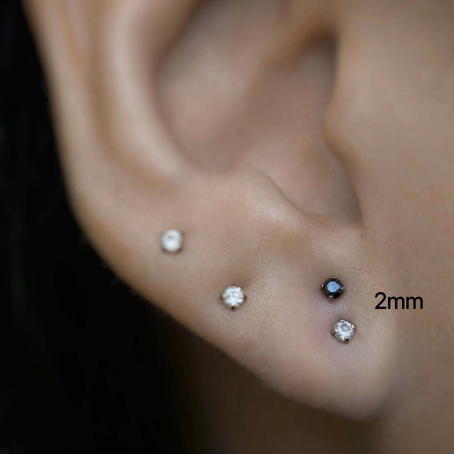 Pendientes planos sin rosca de 2 mm con CZ