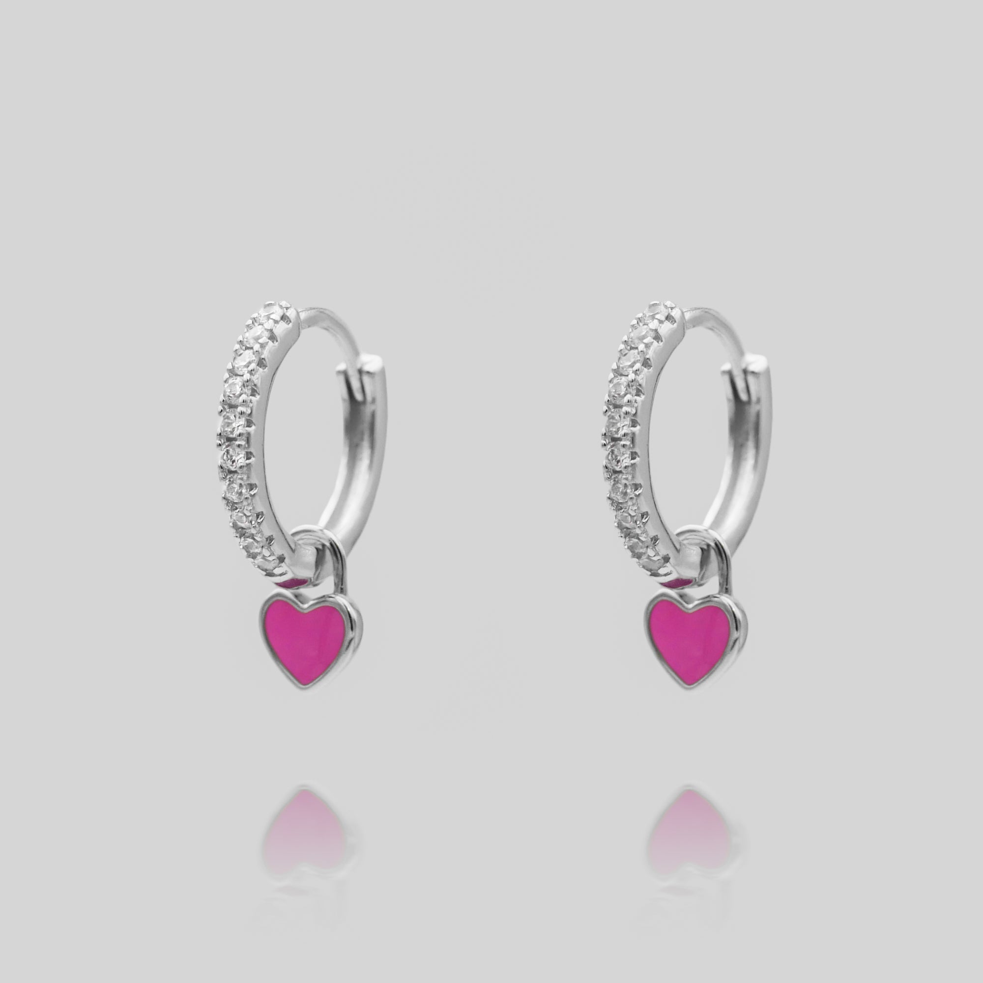 Gabby – Pendientes huggies en forma de corazón