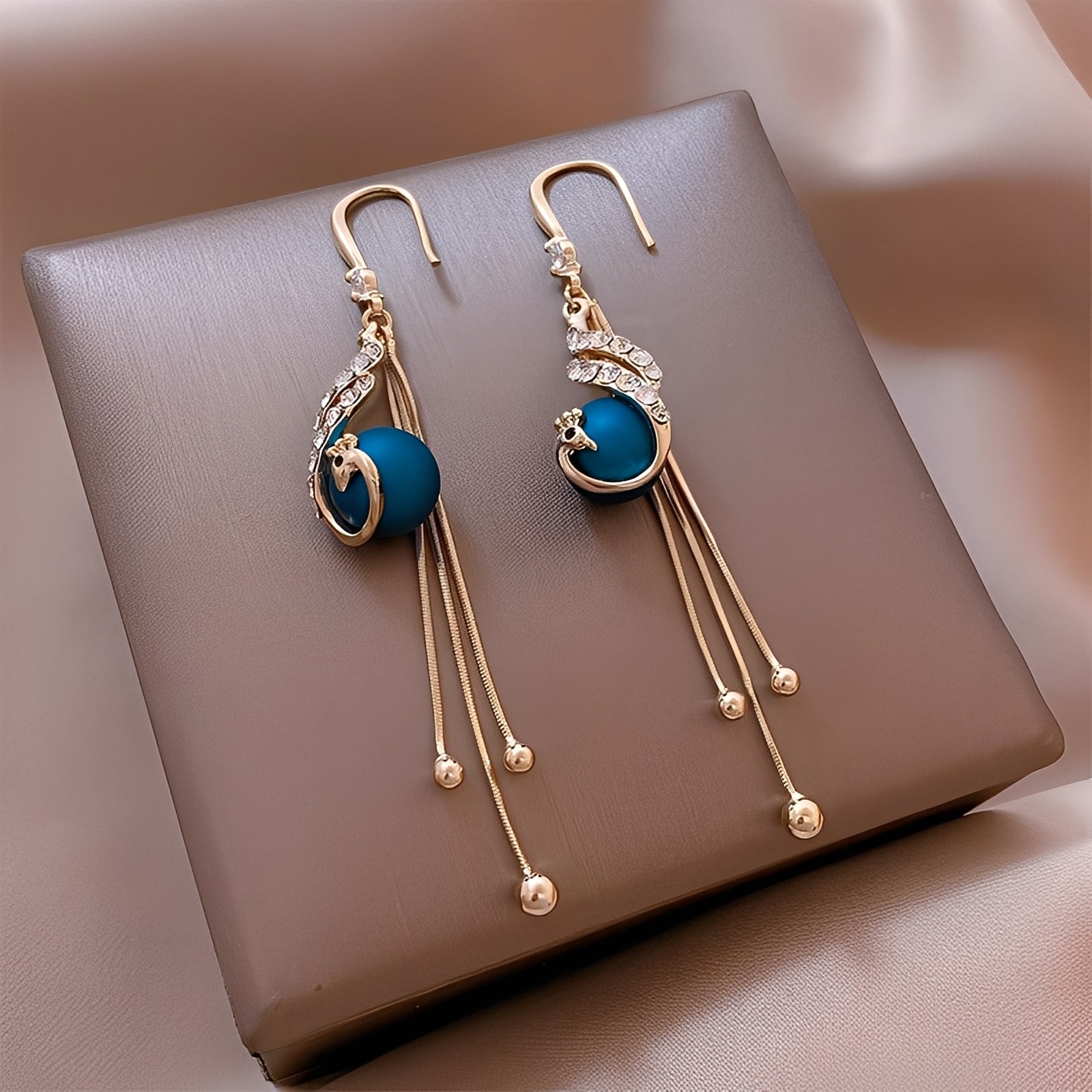 Sheynn – Pendientes festivos con perlas azules