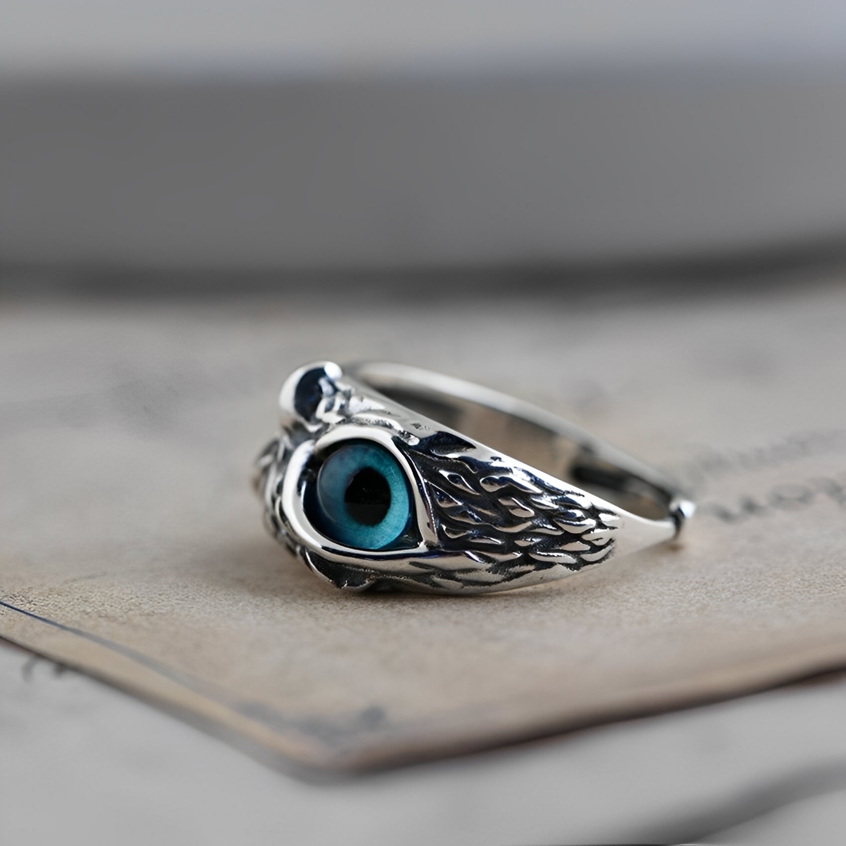 Brianna – Anillo ajustable de la suerte con búho en plata y ópalo