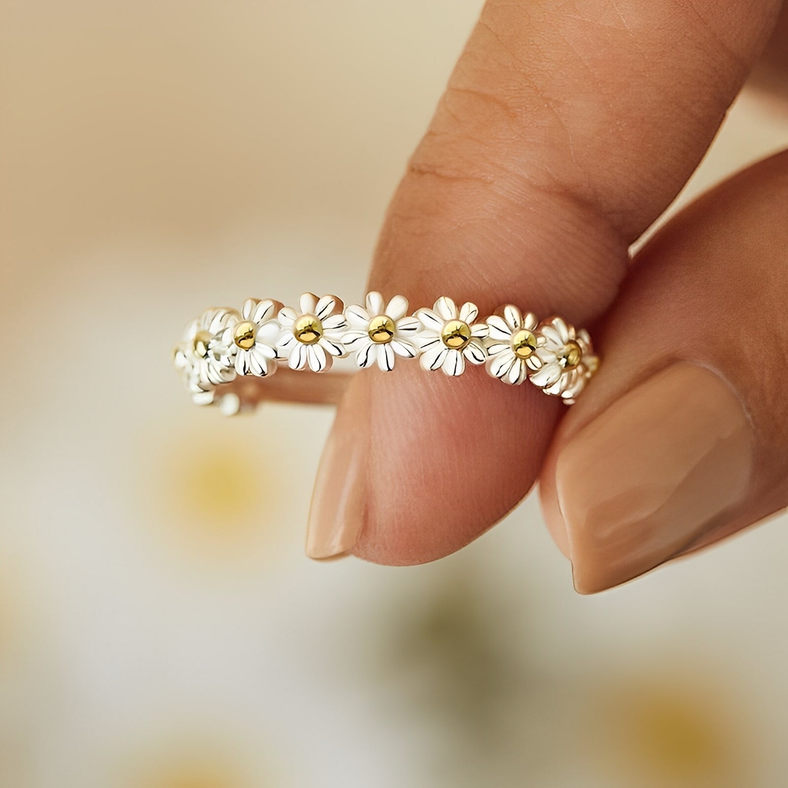 Charlie – Anillo ajustable de plata con margaritas pintadas a mano