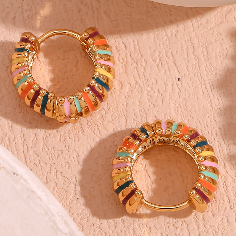 Chelsea – Aros Dorados con Rayas de Arcoíris