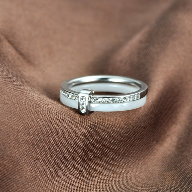 Cerelia – Anillo de cerámica de lujo con circonitas