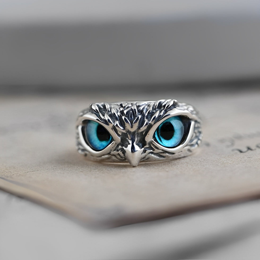 Brianna – Anillo ajustable de la suerte con búho en plata y ópalo