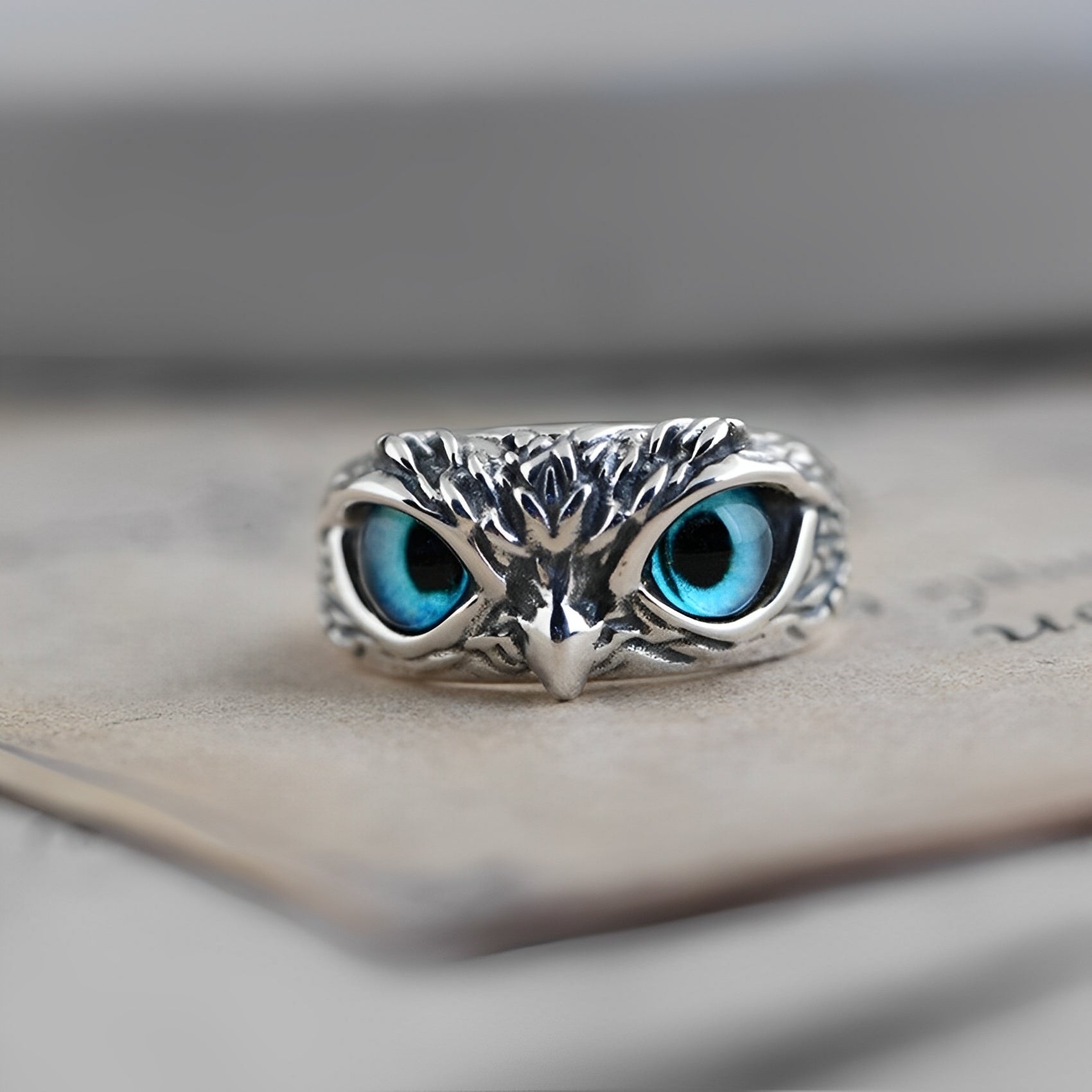 Brianna – Anillo ajustable de la suerte con búho en plata y ópalo
