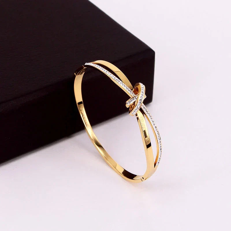 Dalia – Brazalete Nudo Elegante