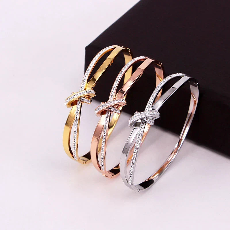 Dalia – Brazalete Nudo Elegante