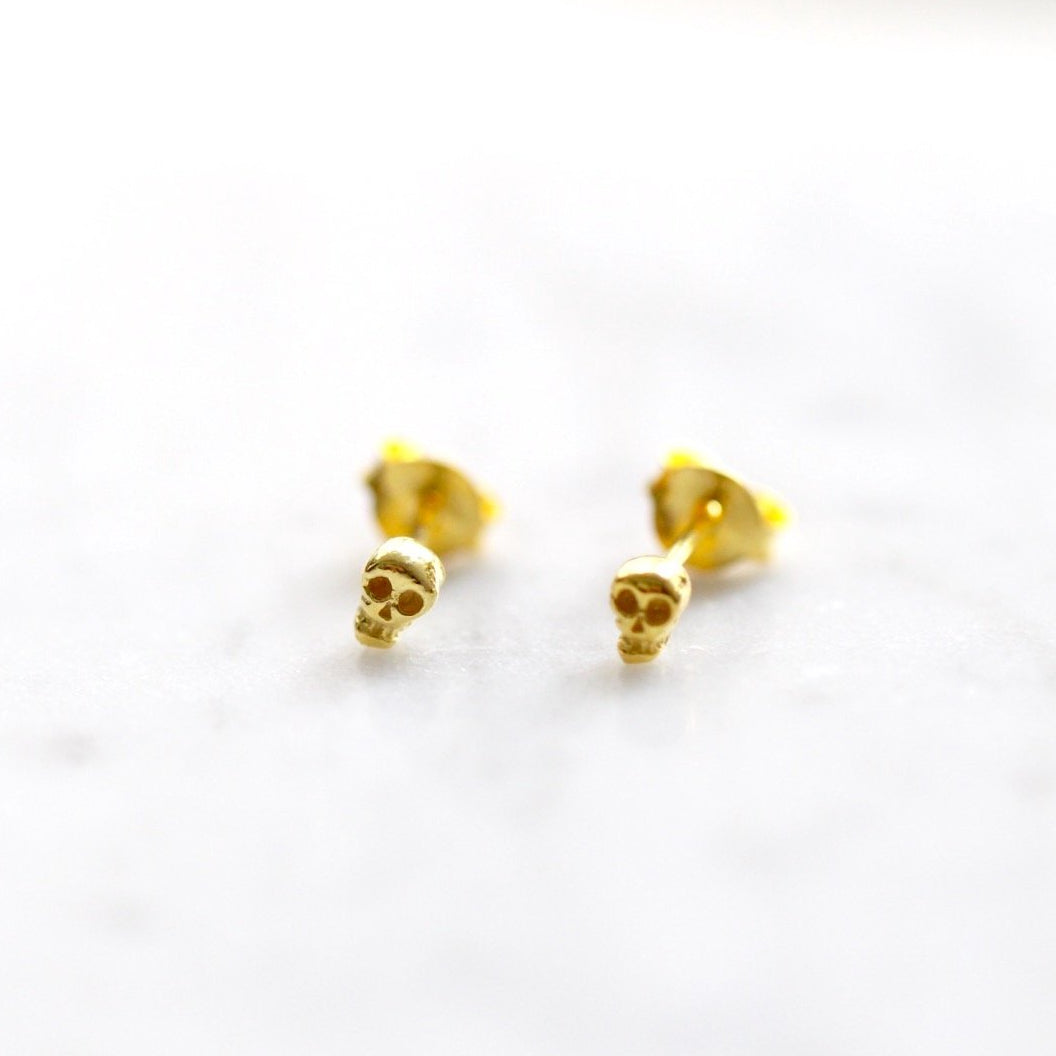 Reem - Pendientes pequeños de calavera