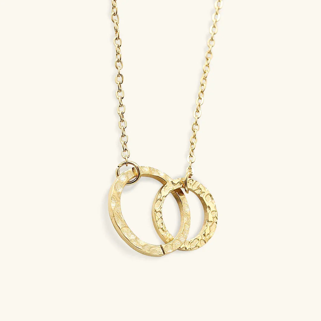 Isabelle – collar hoop en oro elegante