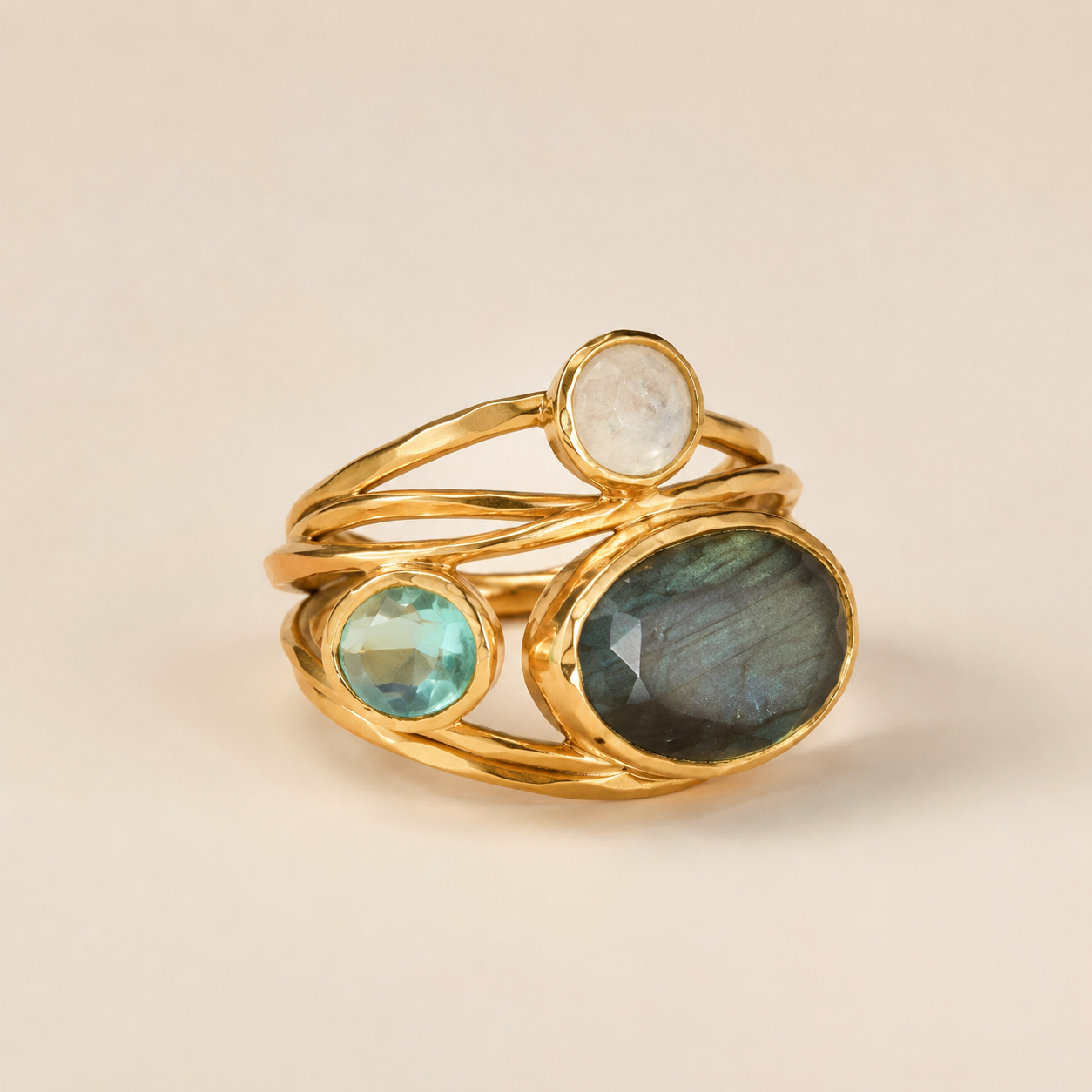 Miranda – Anillo vintage con piedra lunar azul