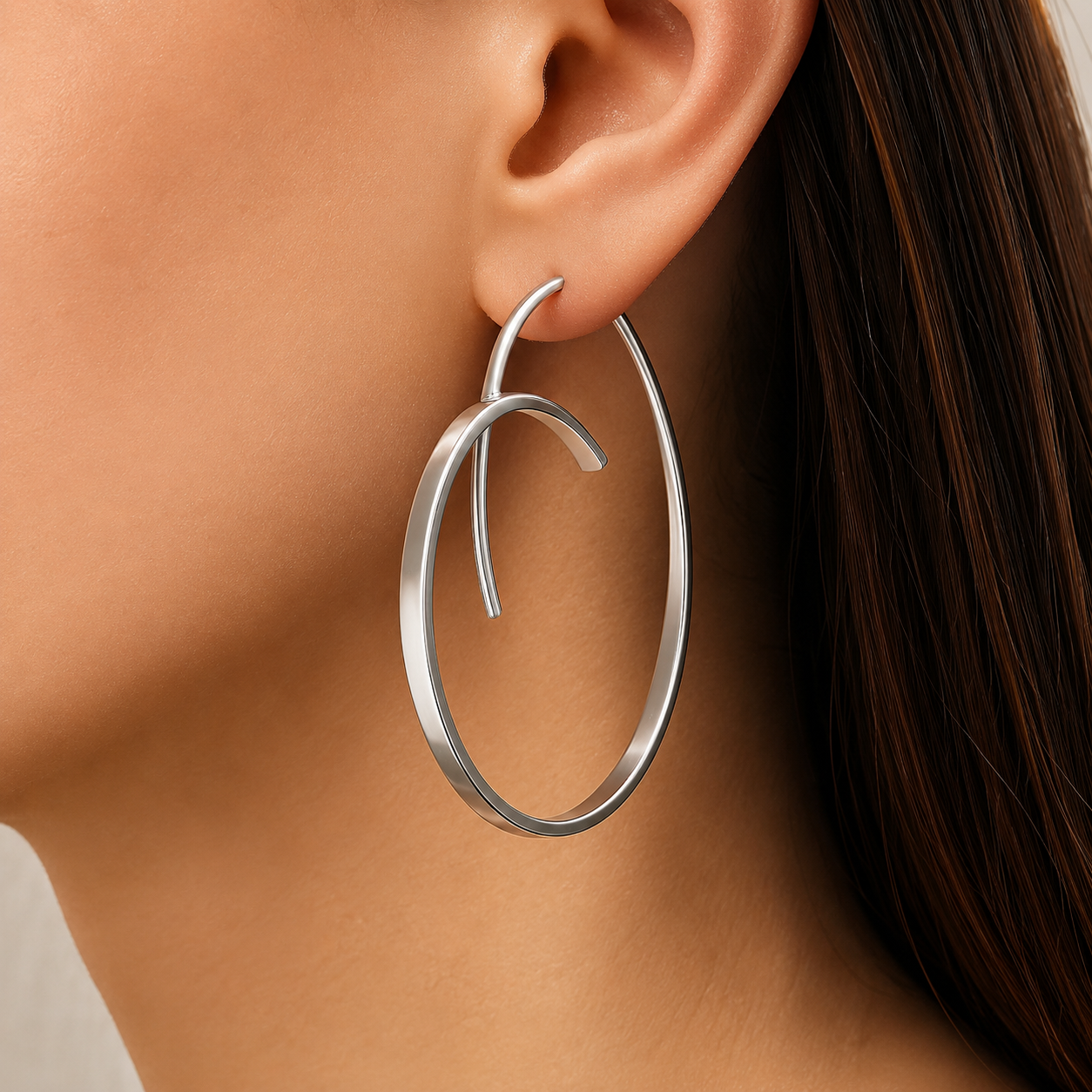 Becca – Pendientes con Forma Espiral Elegante