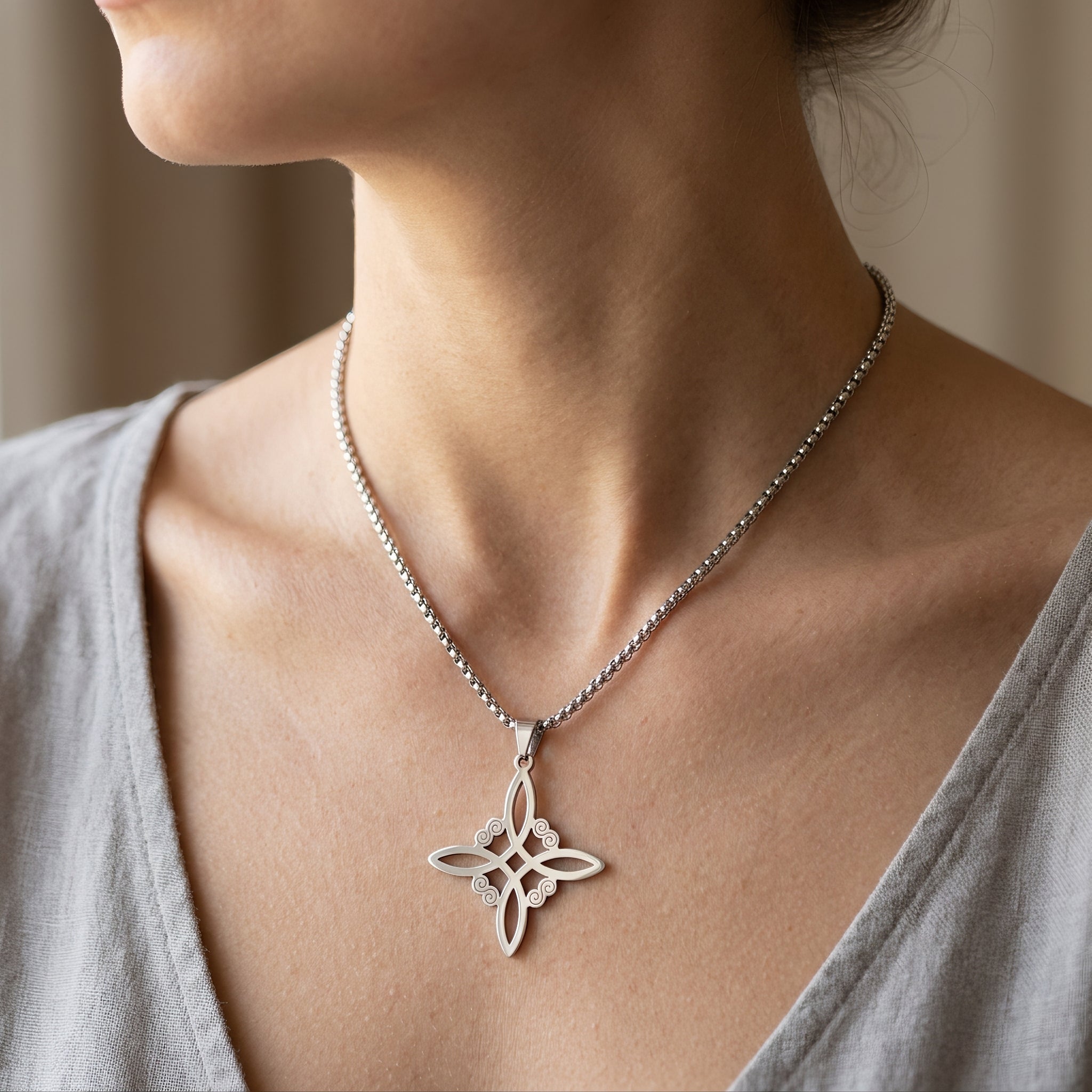 Morwen – Collar con nudo de bruja protector
