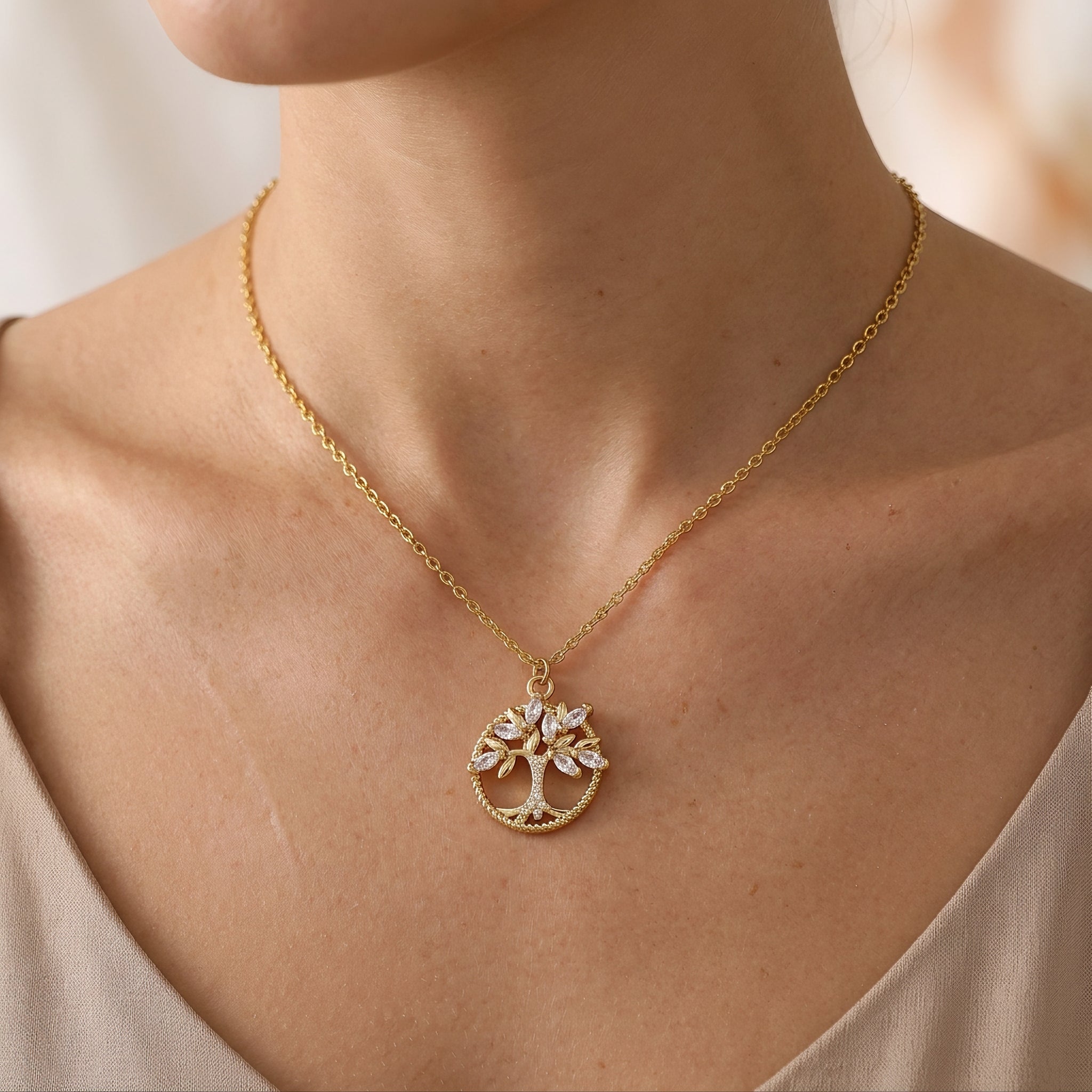 Toshi – Collar de árbol de la vida de oro con circonitas