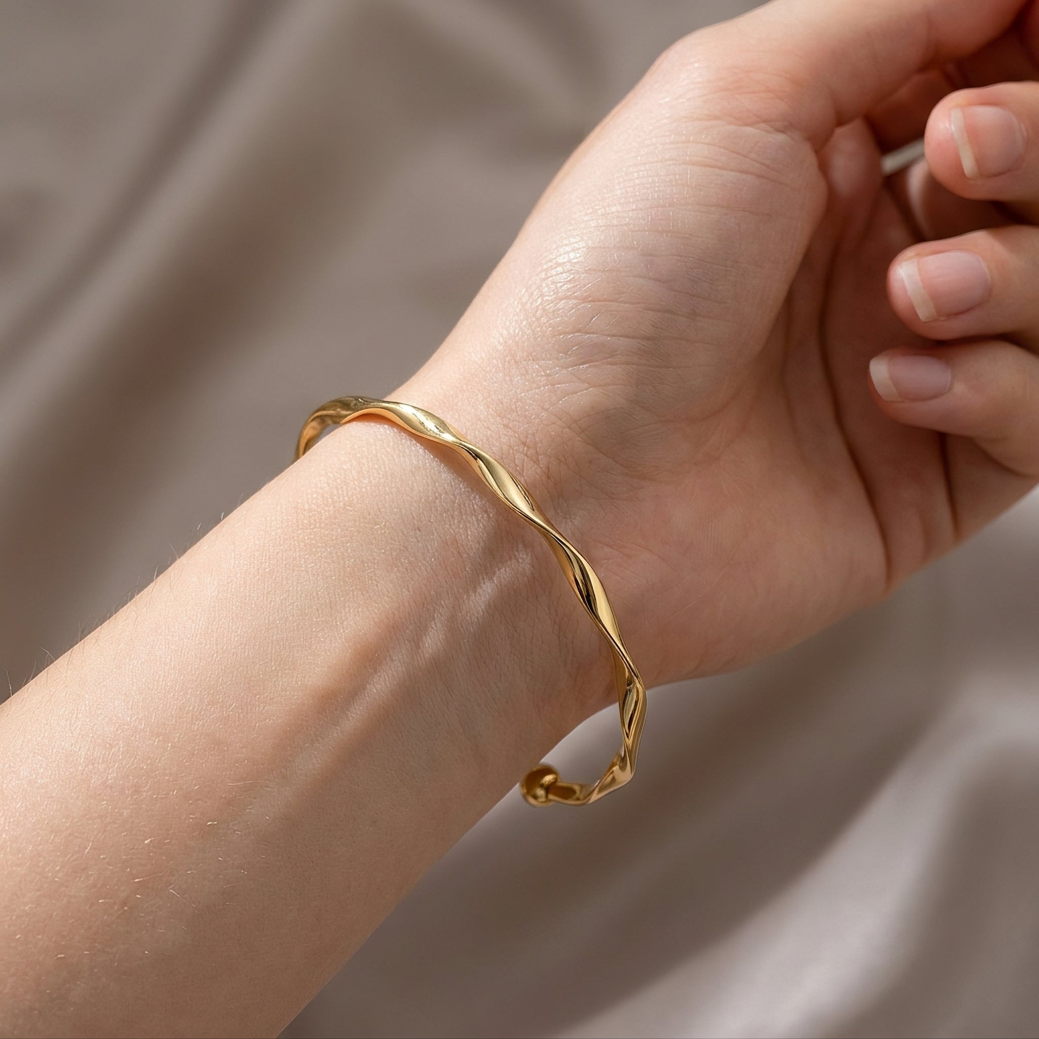 Lara – Pulsera Elegancia Oro