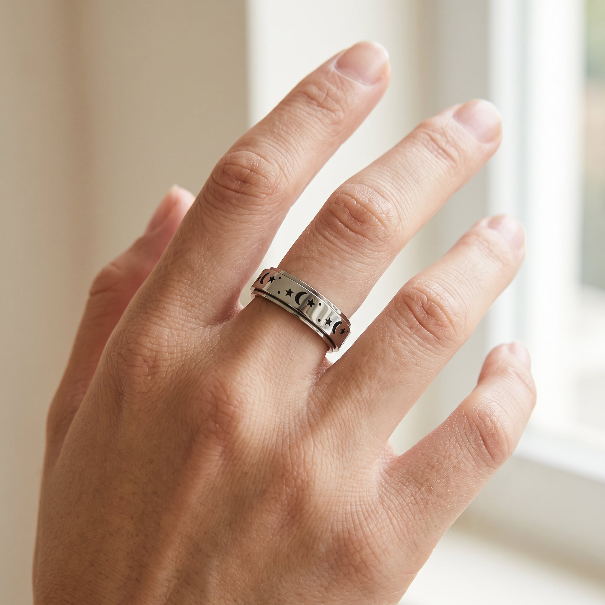 Astrid – Anillo celestial de luna y estrella
