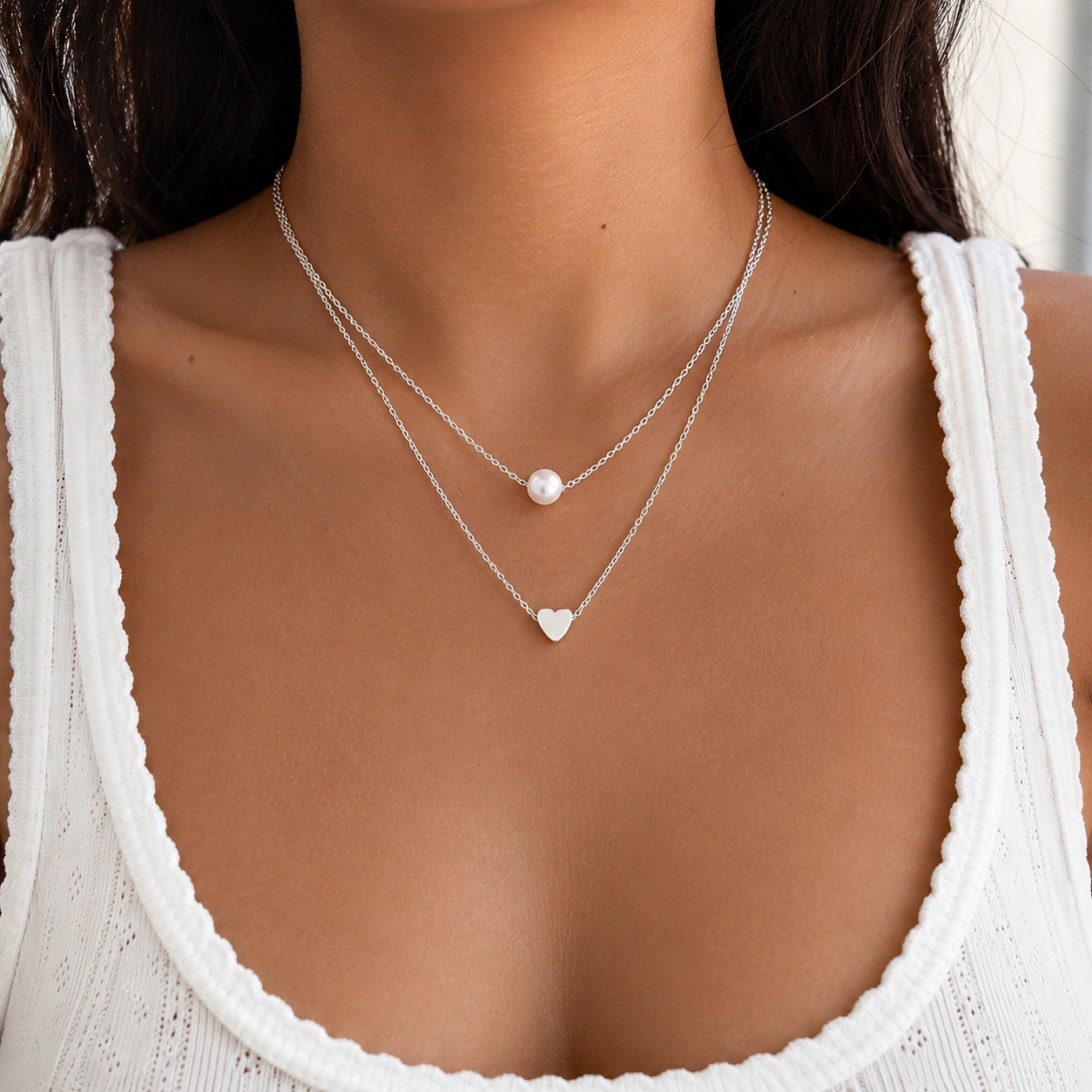 Julia – Collar Elegante de Perlas y Corazones