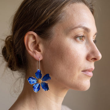 Bliss – Pendientes vintage de flor azul