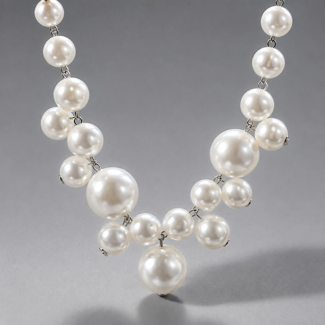 Lucie – Collar de lujo ligero con perlas grandes y pequeñas