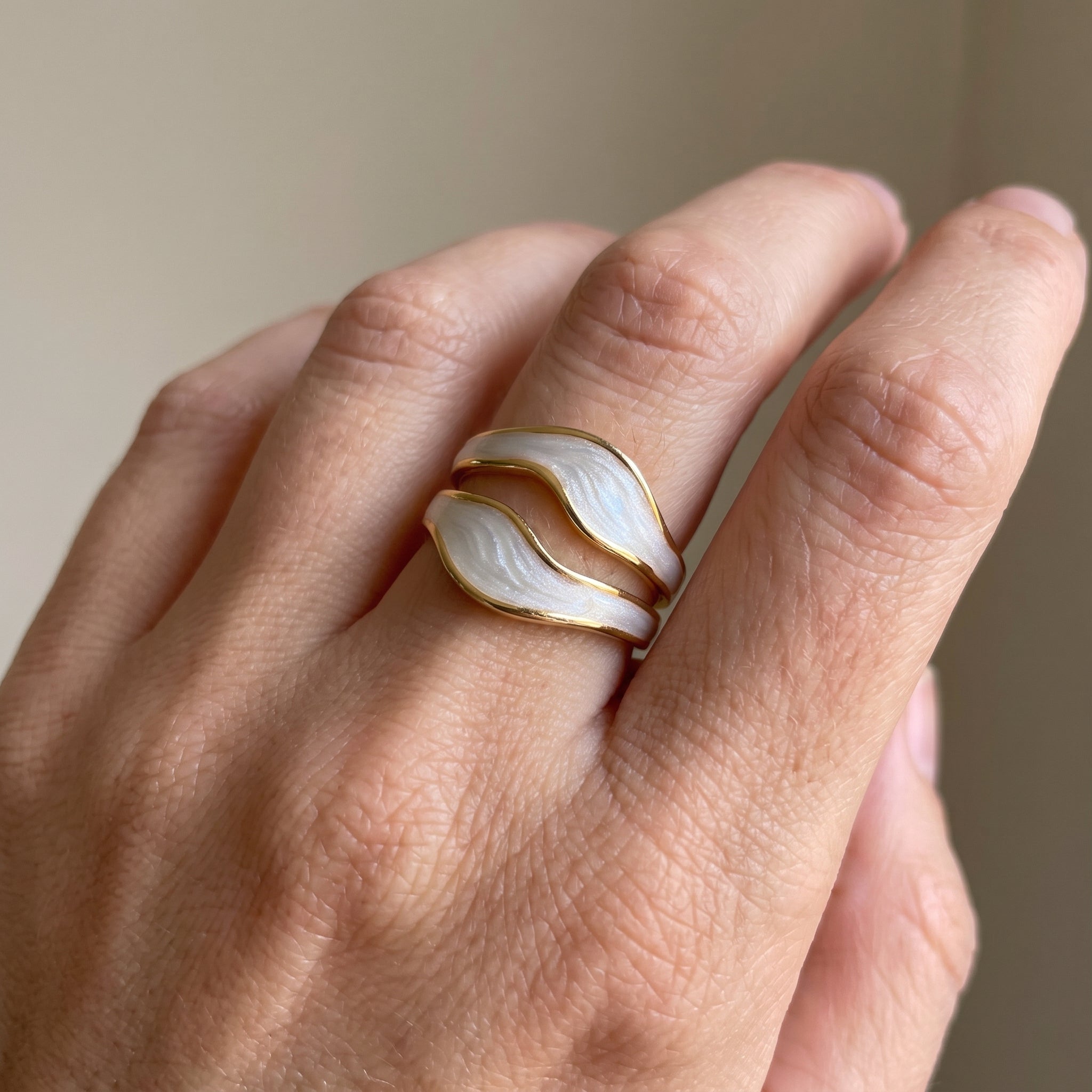 Niana – Anillo vintage de oro blanco