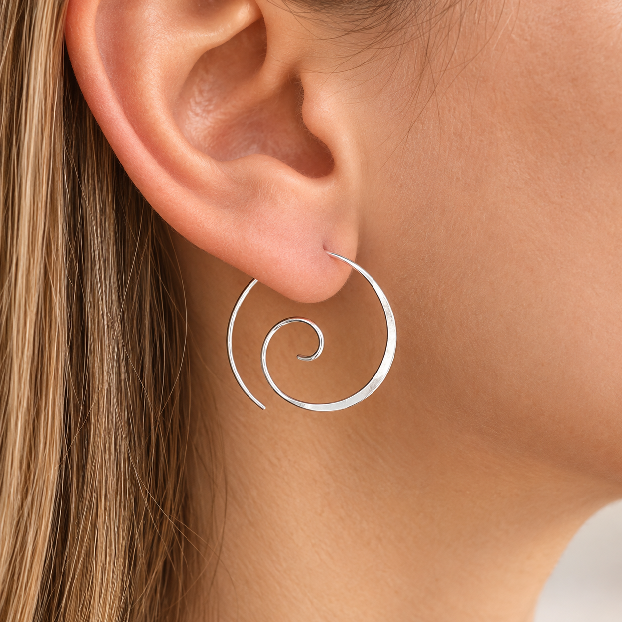 Yara – Pendientes espirales boho en plata