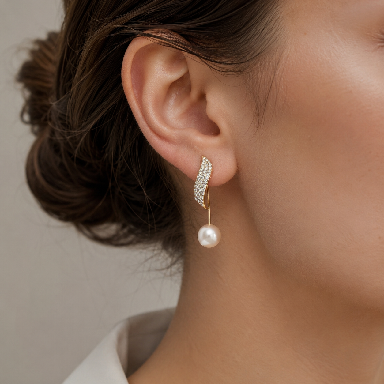 Lumine – Pendientes encantadores con perlas y lujoso dorado