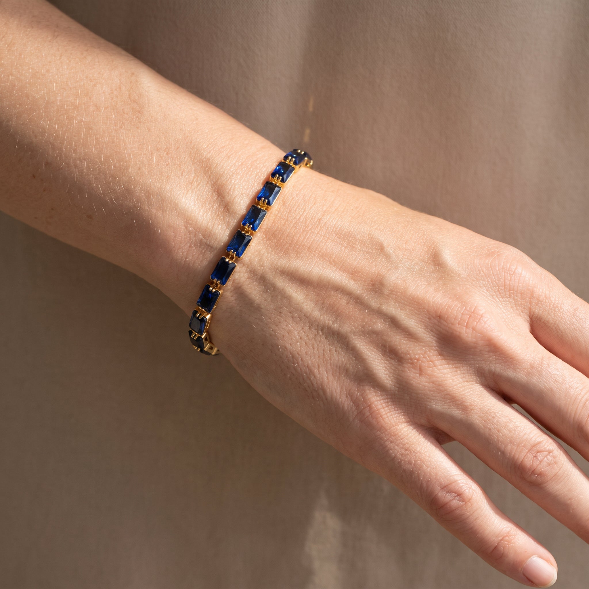Mireda – Pulsera Dorada Thalindra