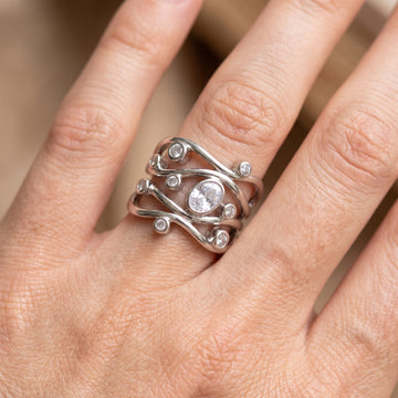 Inara – Anillo vintage de diseño irregular