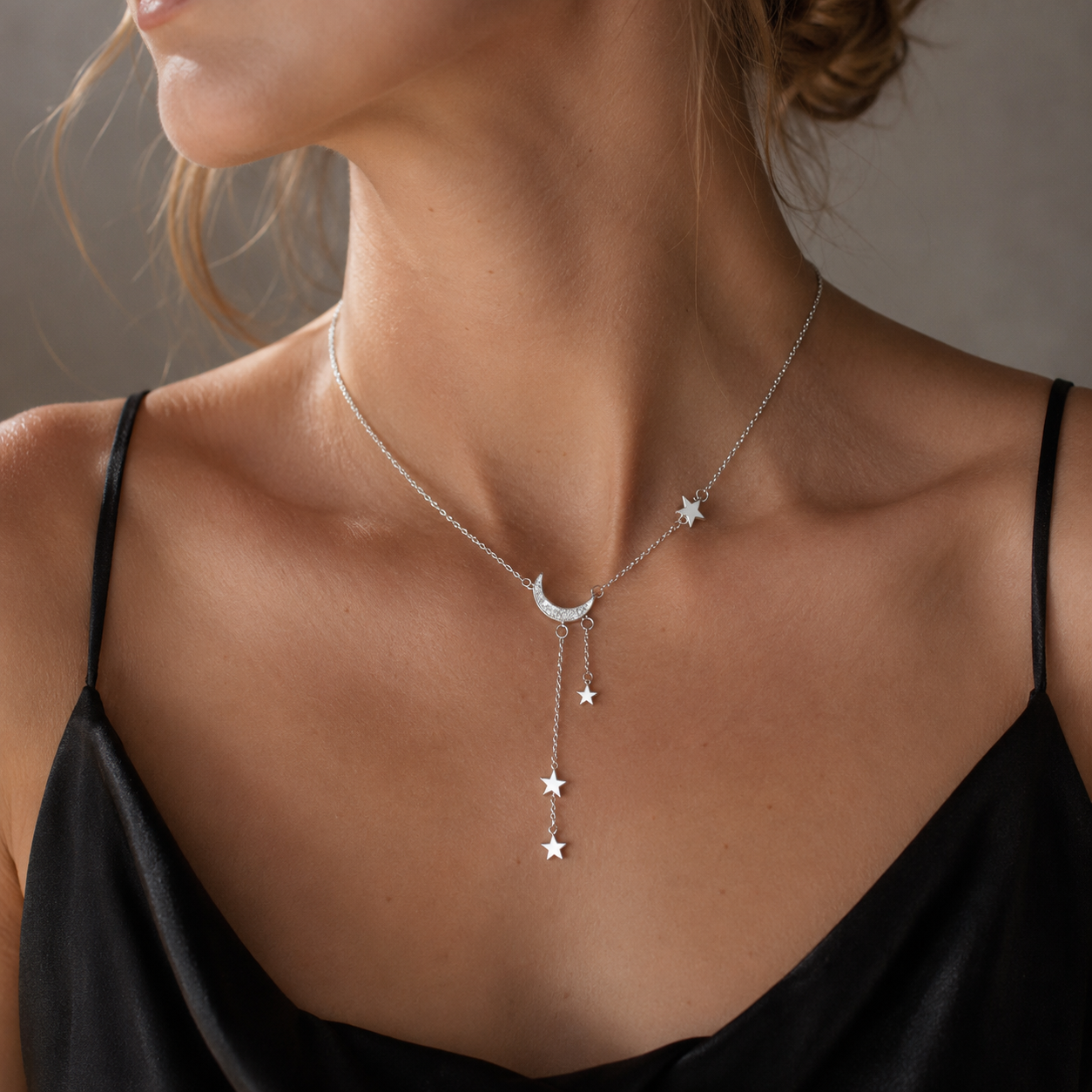 Lunara – Collar de Plata con Luna y Estrellas