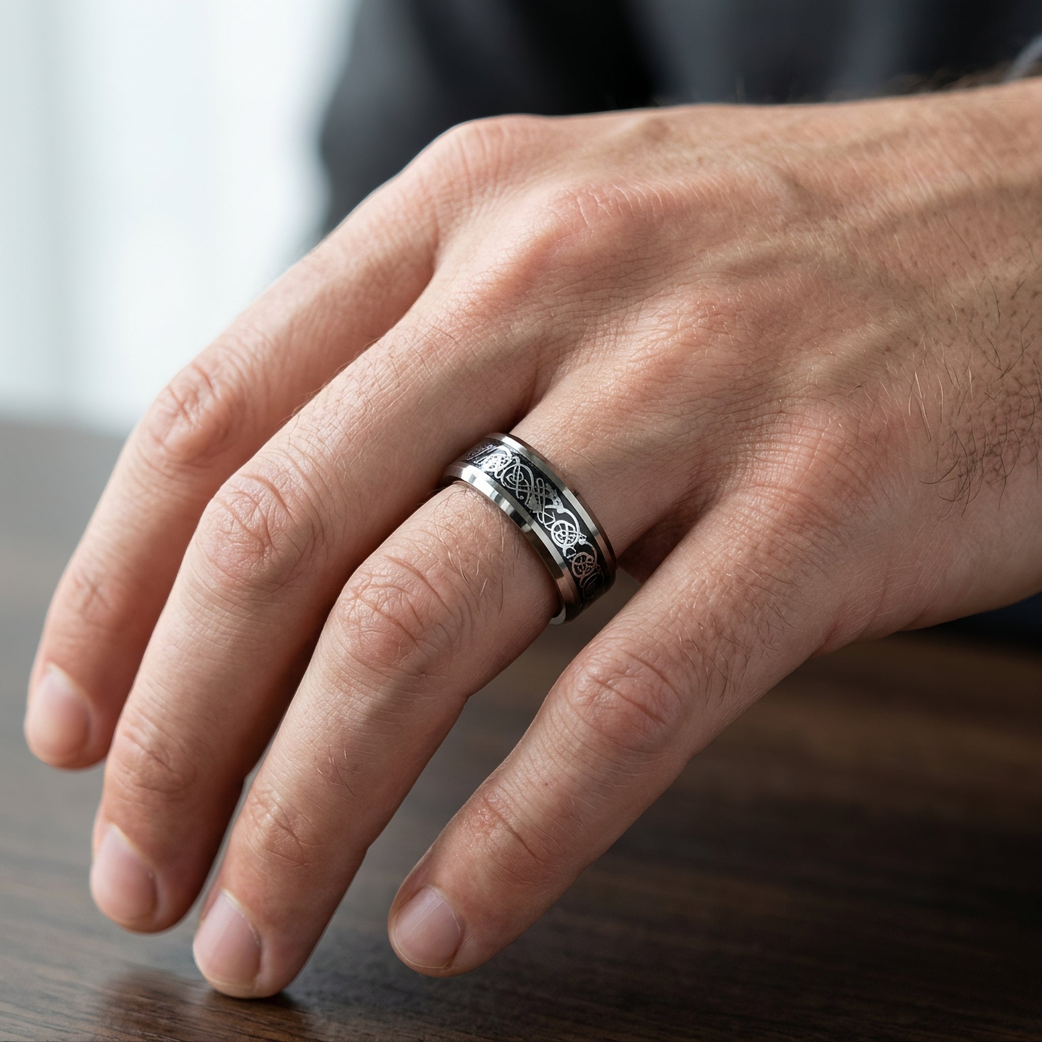 Jarl – Anillo vikingo con diseño arcaico