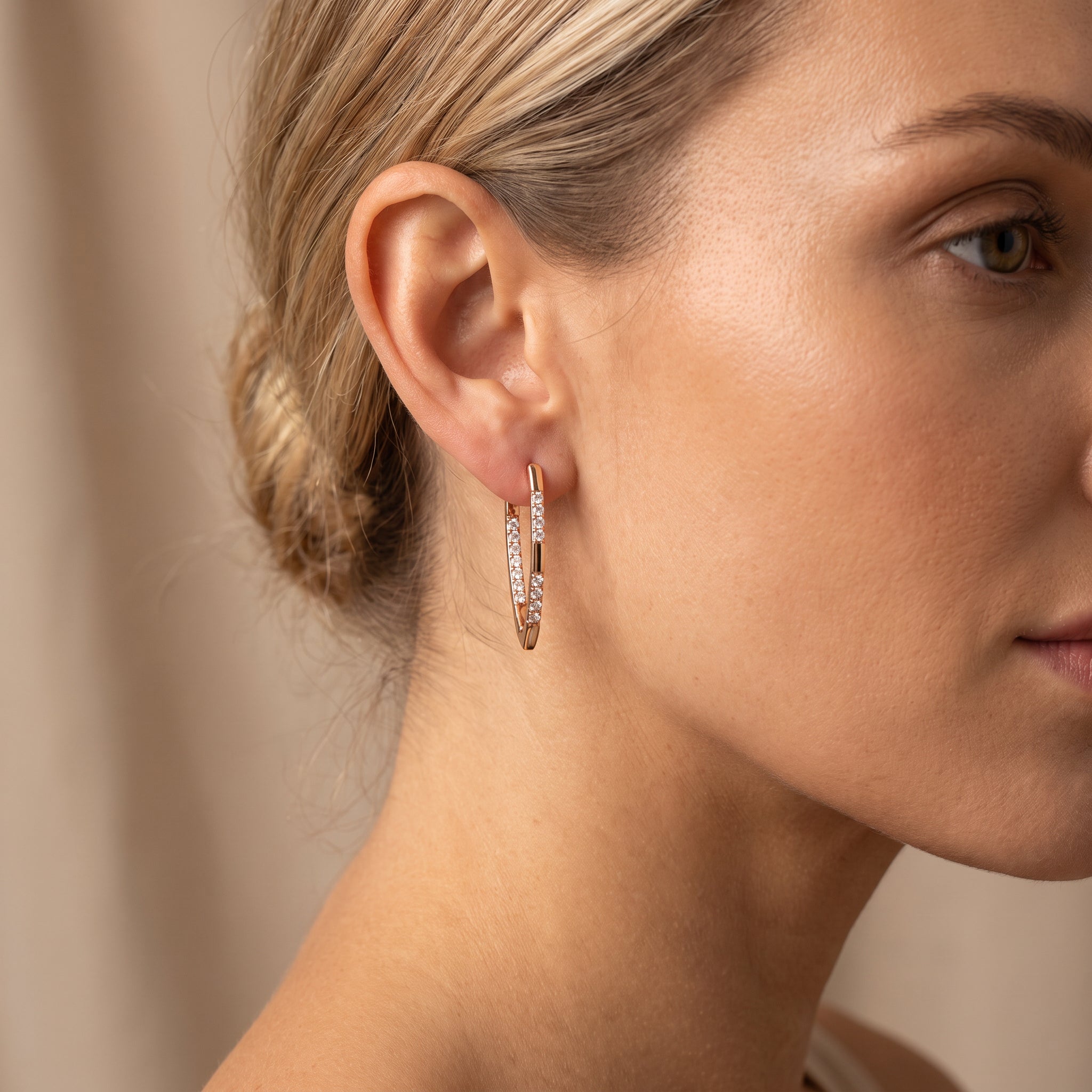 Cleah – Pendientes elegantes de circonita dorada