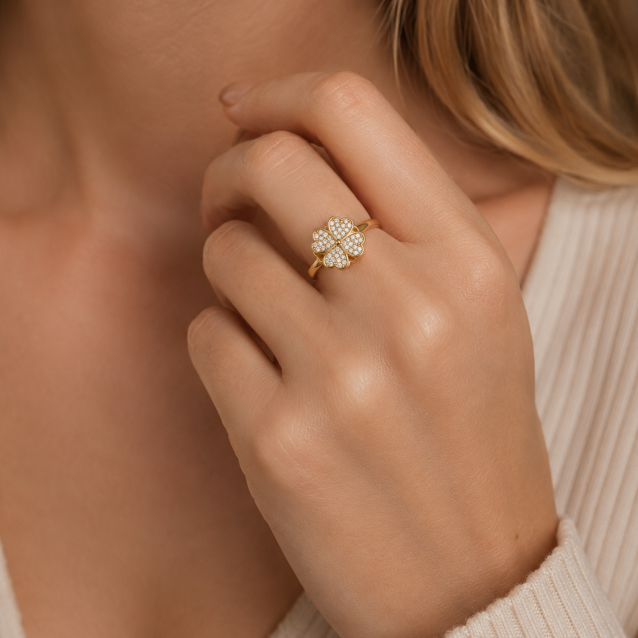 Dazel – Anillo Giratorio Antiestrés de Trébol de Cuatro Hojas