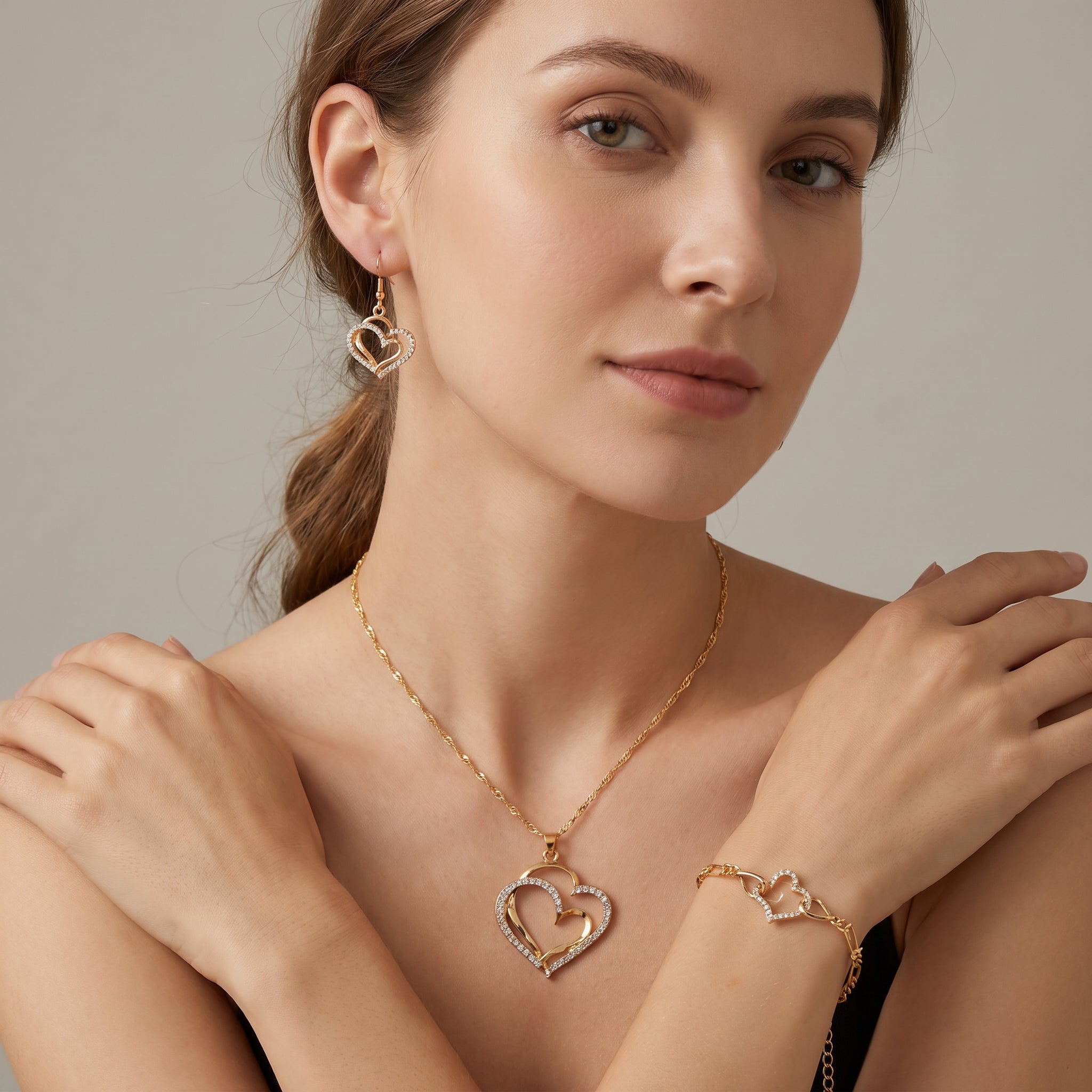 Celia – Conjunto Collar & Pendientes Romántico en Oro