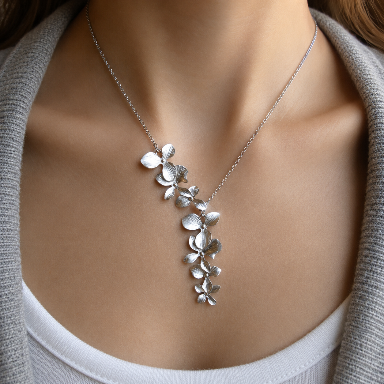 Flora – Collar de flor plateado en estilo vintage