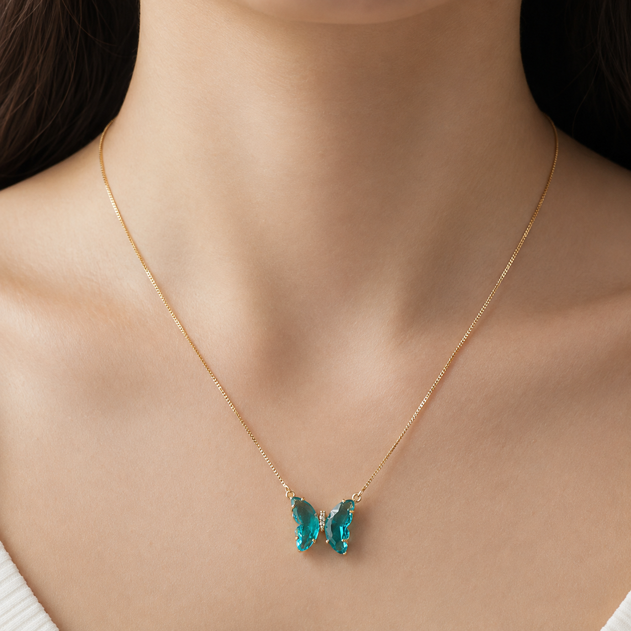 Aurora - Collar de mariposa de cristal aqua