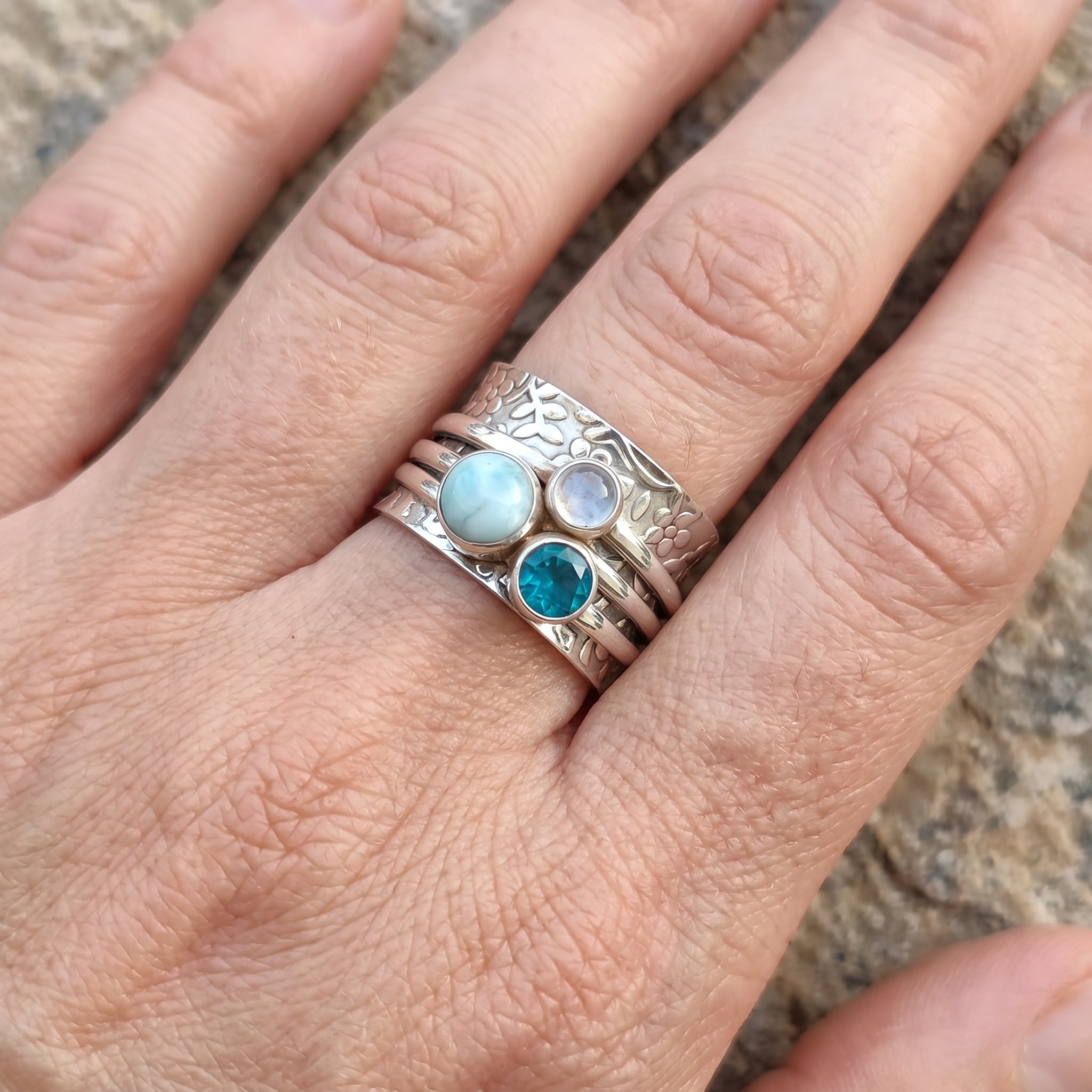Luna – Anillo vintage con piedra natural azul