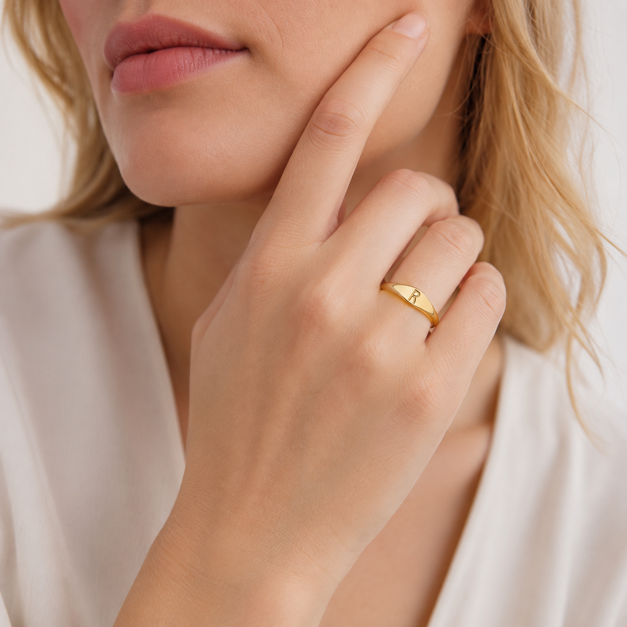 Anillo de nombre minimalista | Anillo minimalista con inicial grabada