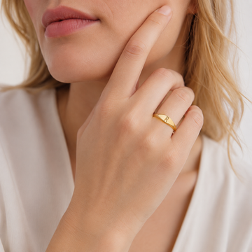 Anillo de nombre minimalista | Anillo minimalista con inicial grabada