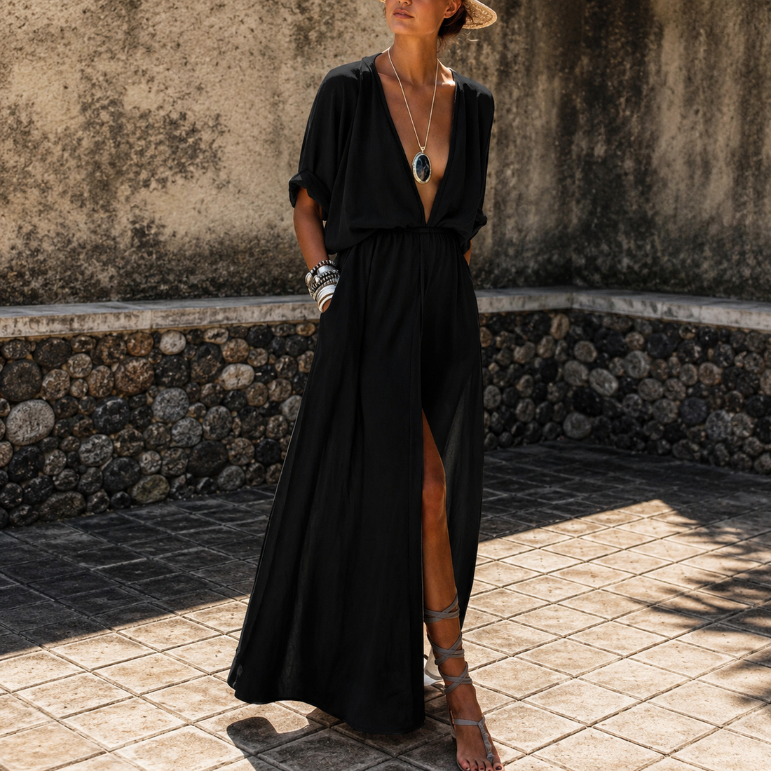Nicole - Elegante Vestido Largo Fluido con Audaz Abertura Lateral