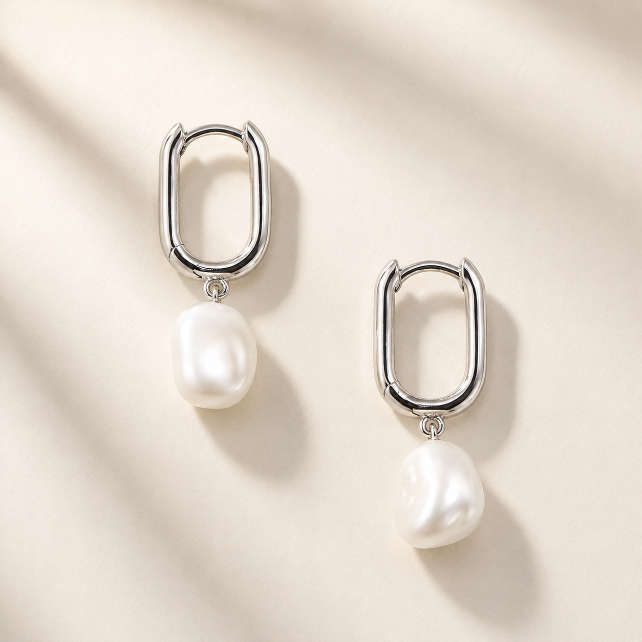 Esme - Pendientes de perlas rectangulares plateados
