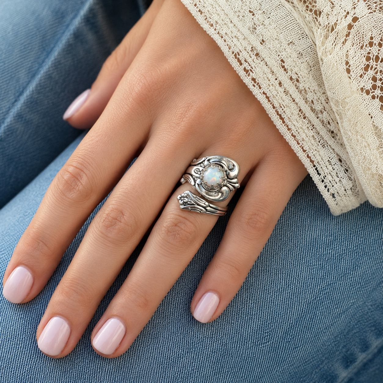 Maelle – Anillo ajustable con ópalo blanco