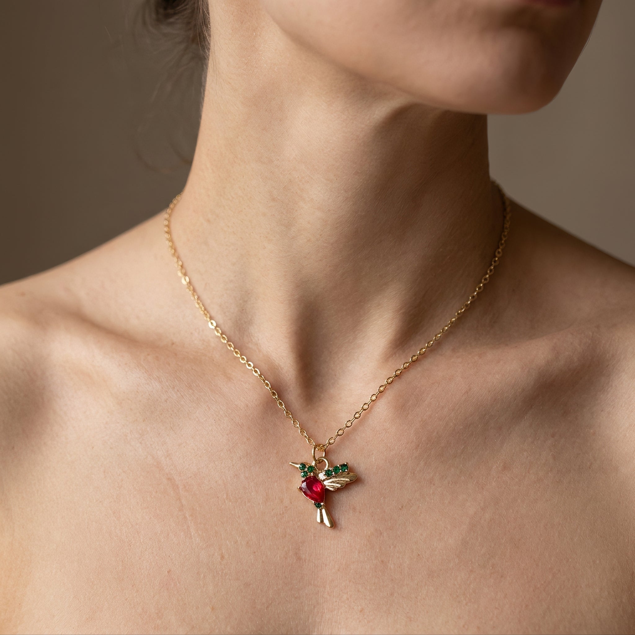 Jada – Collar colibrí de esmalte y circonio