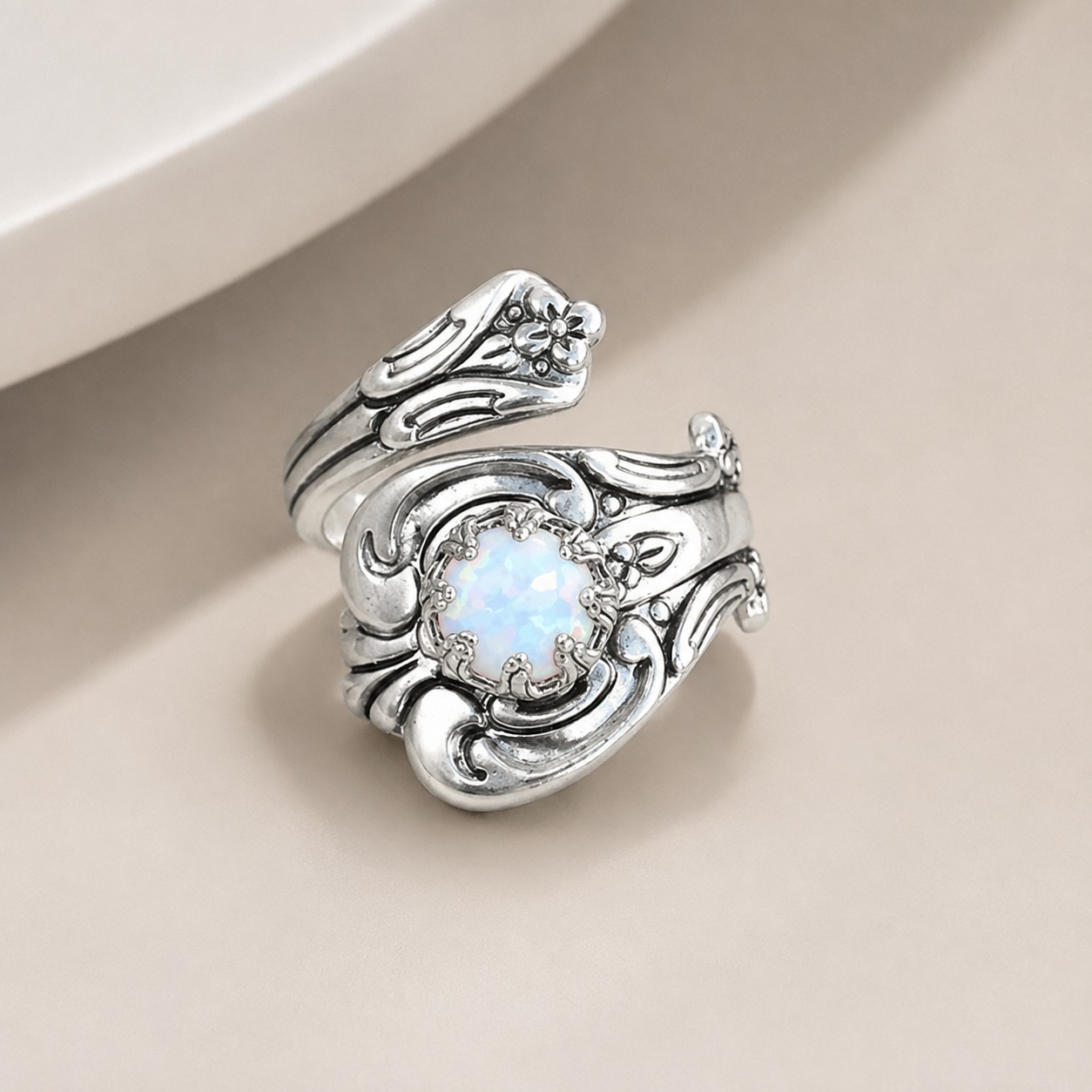 Maelle – Anillo ajustable con ópalo blanco