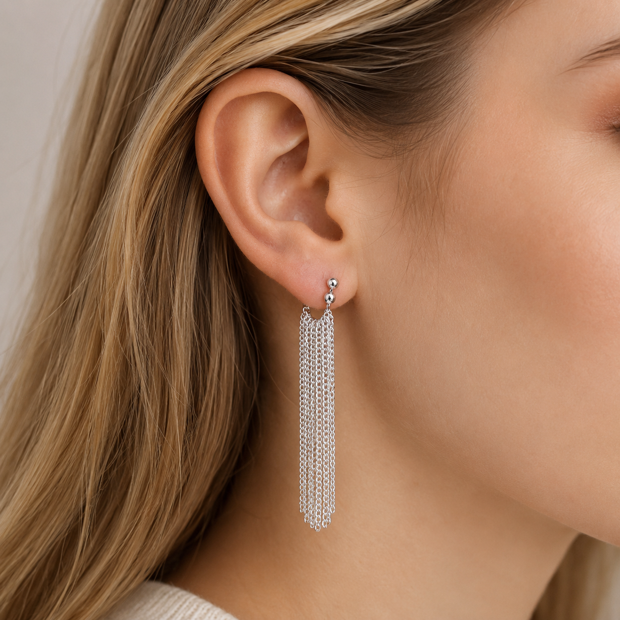 Nora - Pendientes largos de cadena de plata fluida