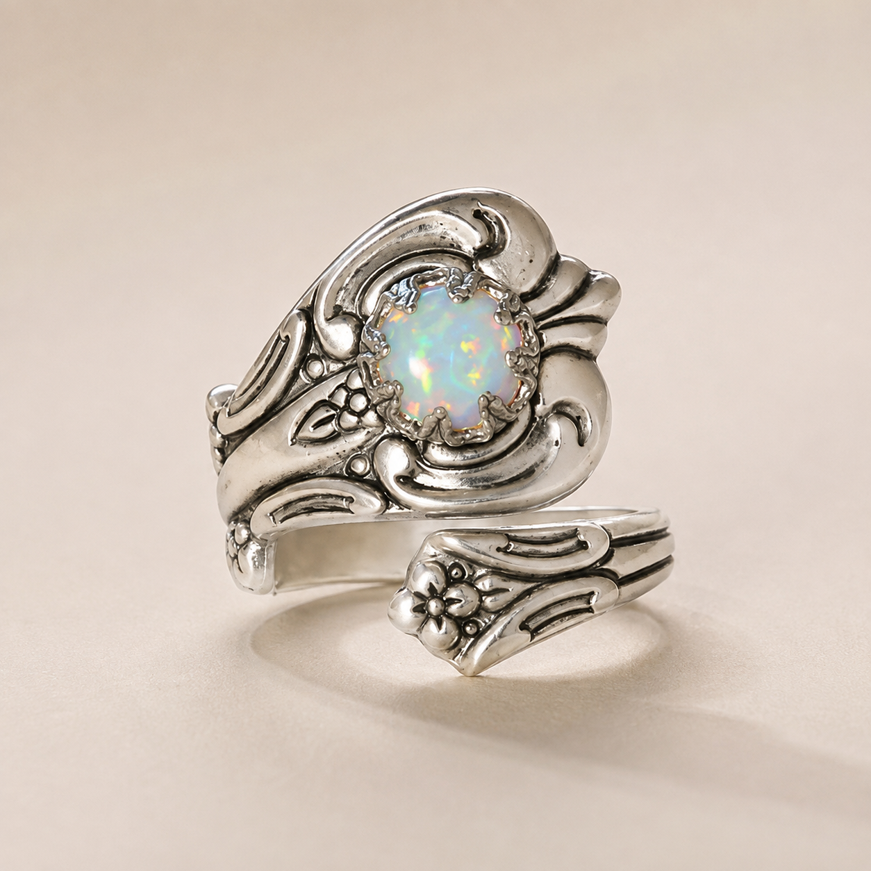 Maelle – Anillo ajustable con ópalo blanco