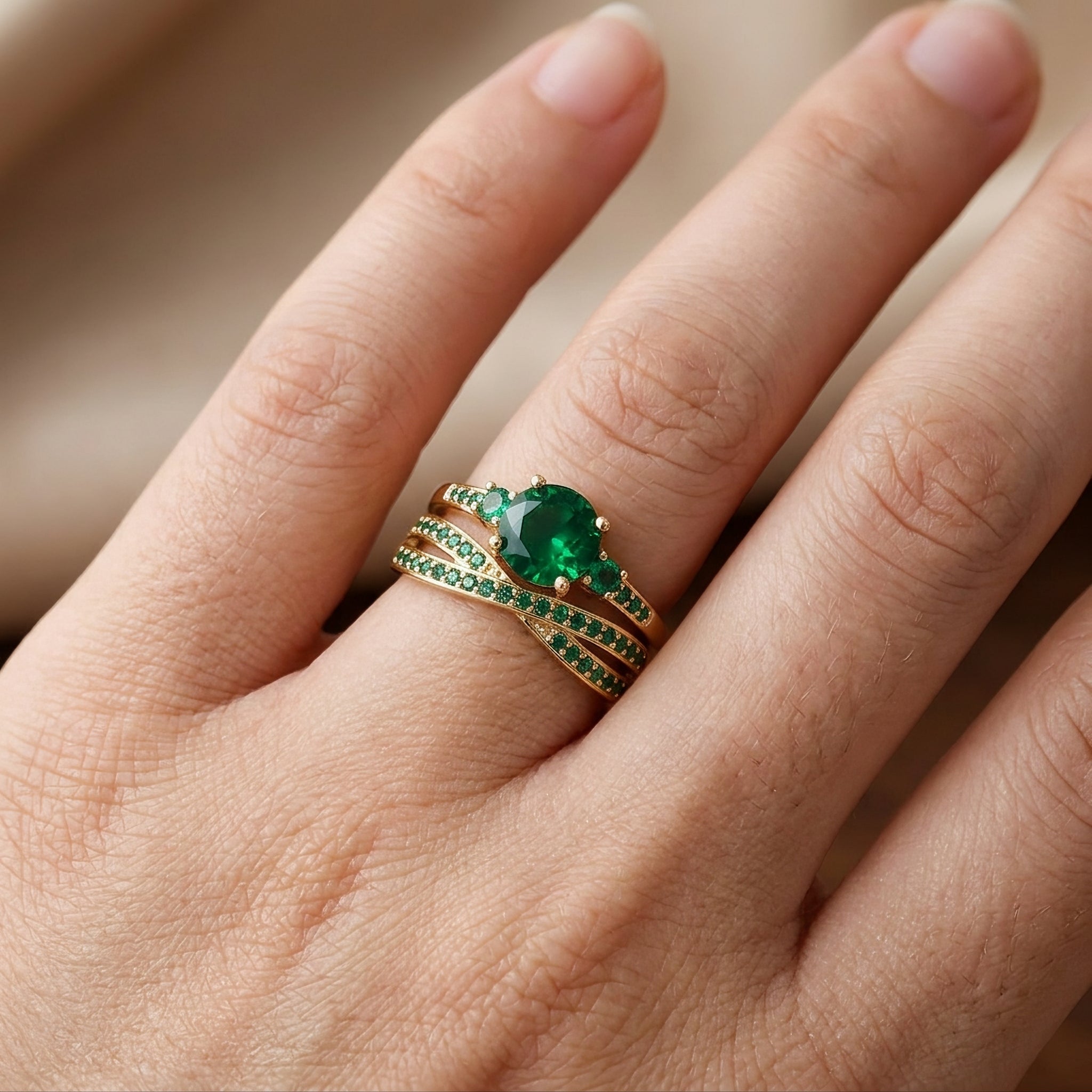 Ivy – Conjunto de Anillos con Cristales Verdes