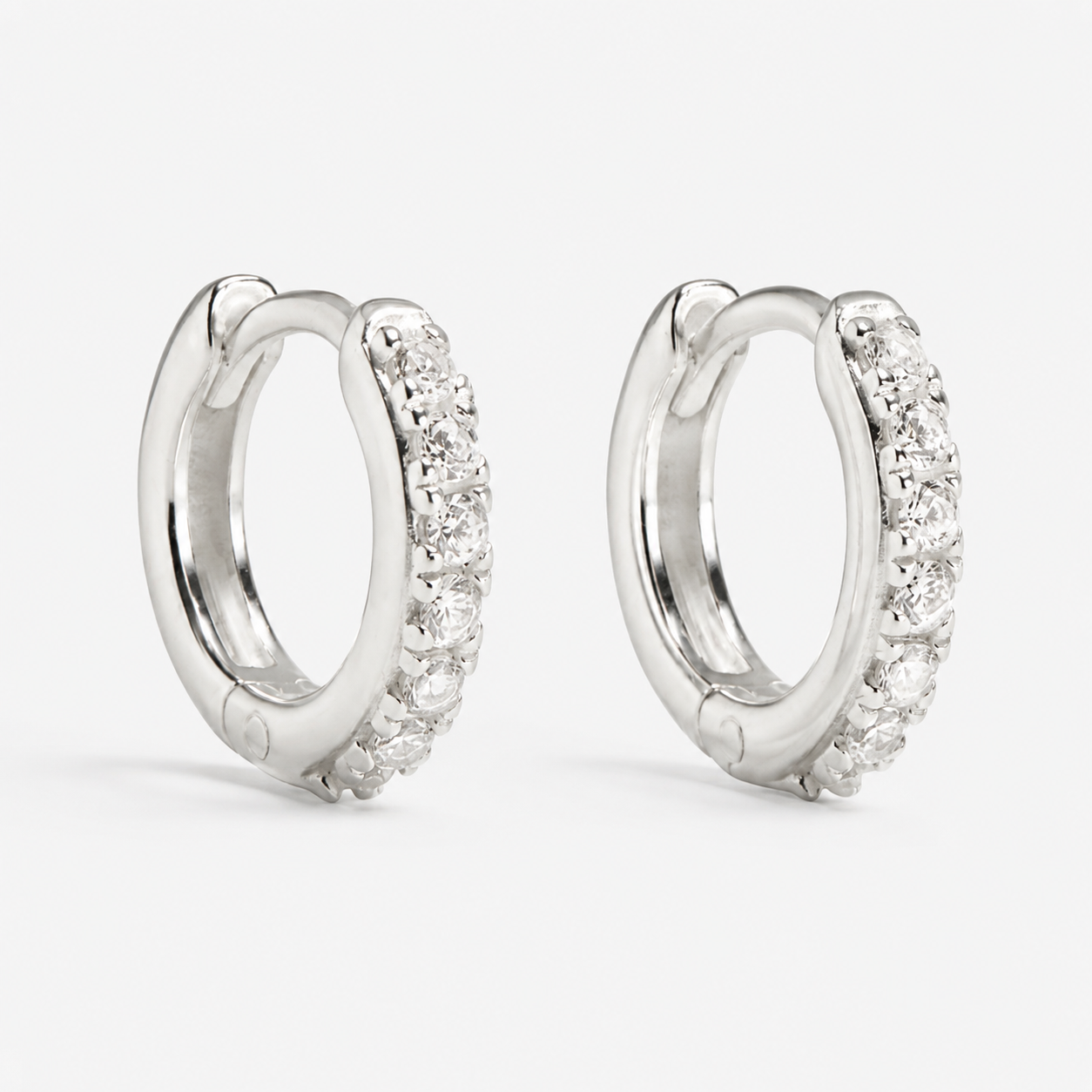 Cleo - Huggies de micro pavé de plata