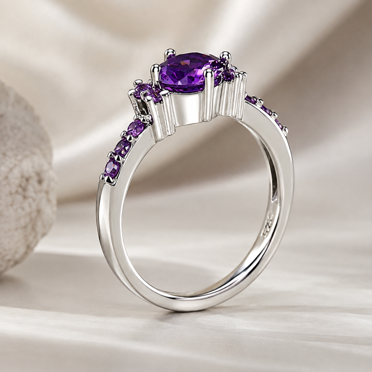 Coralie – Anillo de amatista violeta