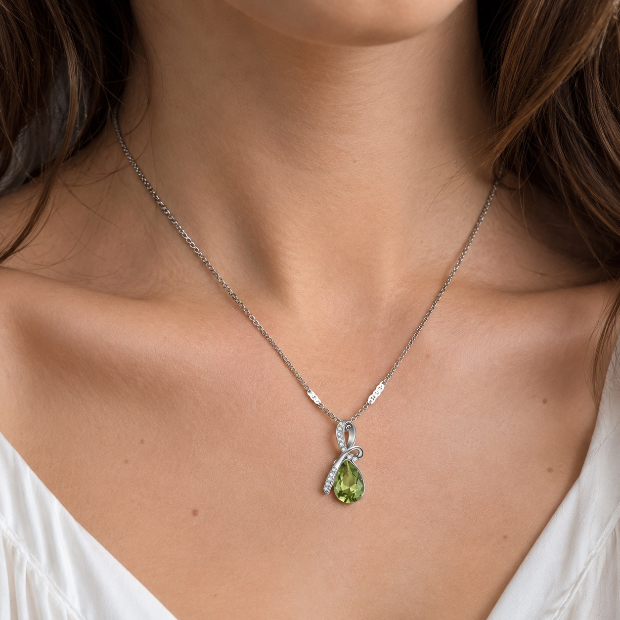 Pilar – Collar de cristal brillante en oro blanco