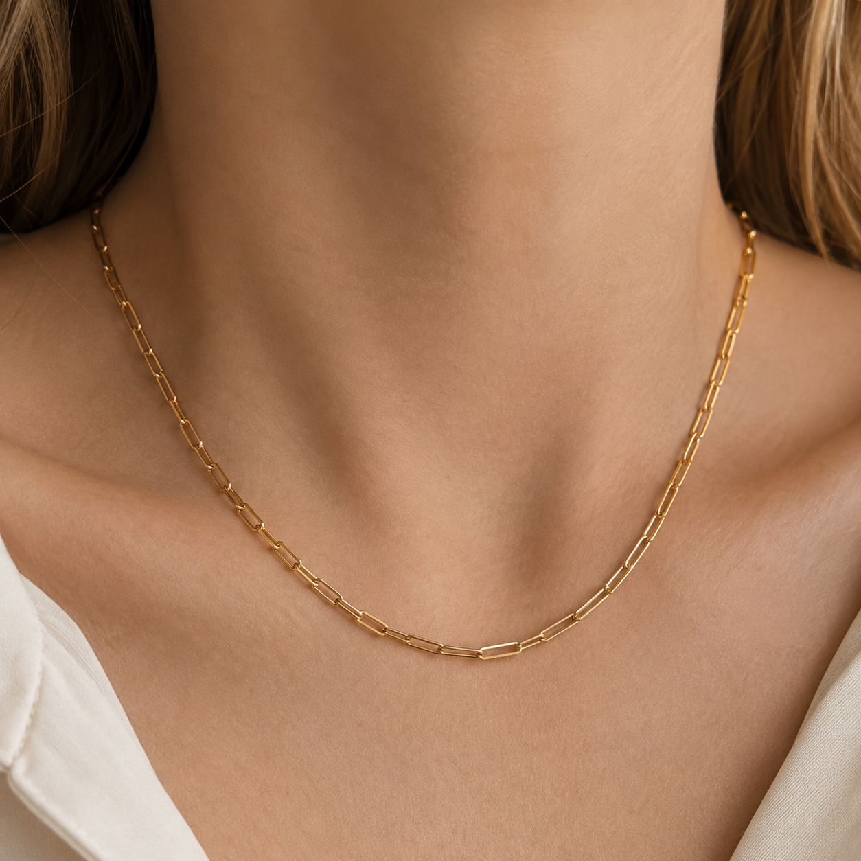 Elisa – Collar con eslabones dorados