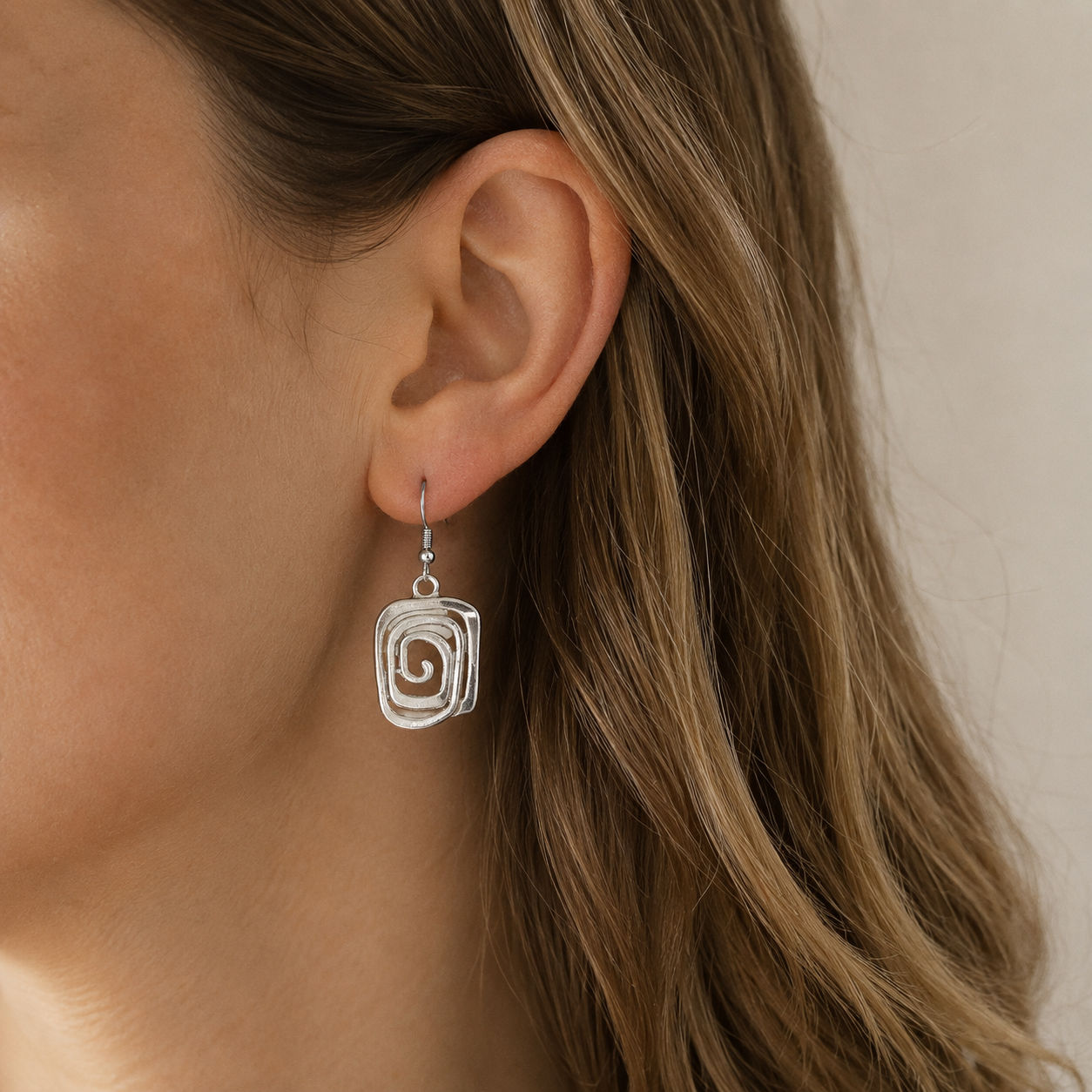 Kaia – Pendientes Boho en plata con diseño en espiral